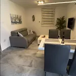 Mandy Apartman *